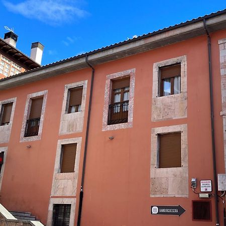 Apartamentosarturo Llanes Laplaza Atico Centrico Luaran gambar