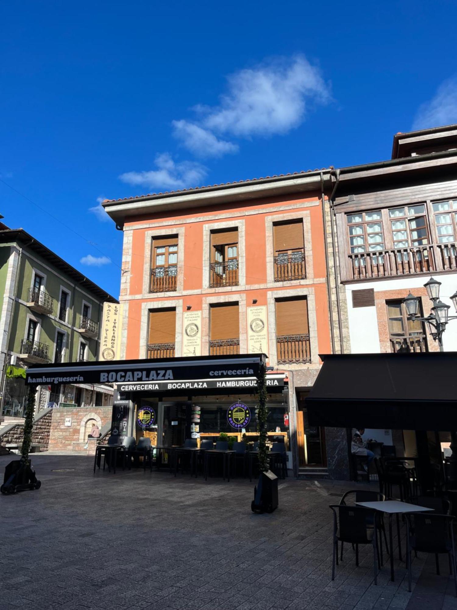 Apartamentosarturo Llanes Laplaza Atico Centrico Luaran gambar